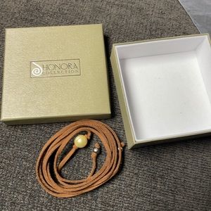 Beautiful wrap bracelet with Honora Pearl